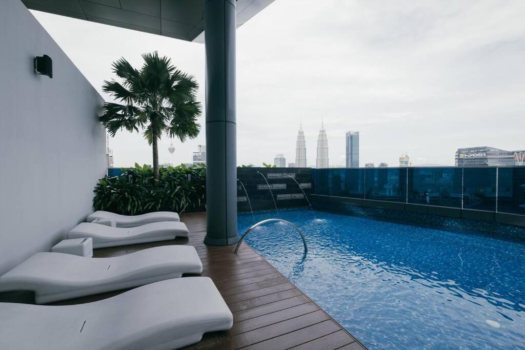 New! Eaton Infinity Sky Pool Klcc View Pavilion * Kuala Lumpur